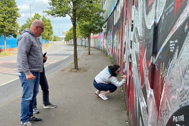 Belfast Driving Tour: Political Murals, Titanic Quarter & Stormont photo 4