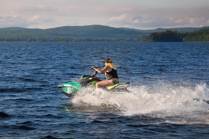 Jetski on Lac-des-Pages: SEA-DOO Laurentians Lake Adventure photo 3