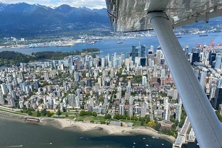 Vancouver Skyline Seaplane Tour — 20-Minute Aerial Flight Over Coal Harbour photo 5