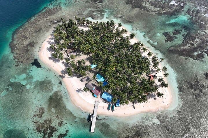Overnight Aroma Island Getaway: San Blas Group Cabin Stay from Panama City photo 1