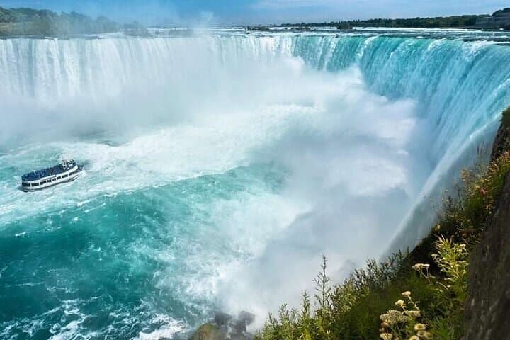 Niagara Falls Maid of the Mist Boat Ride & State Park Guided Walk (USA Side) photo 4