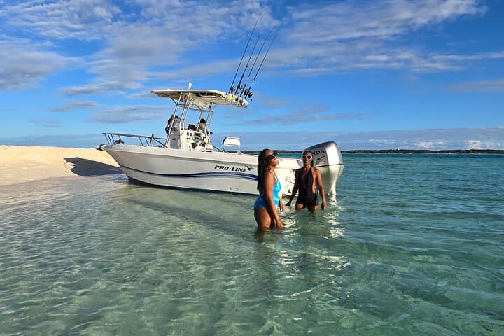 Nassau Center Console Boat Rental with Skipper: Private 23' Pro-Line Charter photo 4