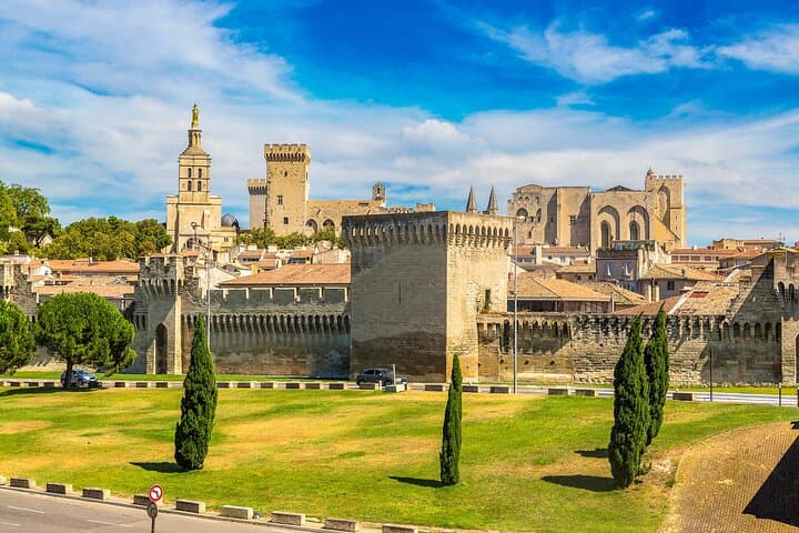 Self-Guided Avignon Walking Tour: Palais des Papes, Bridge & Historic Streets photo 4