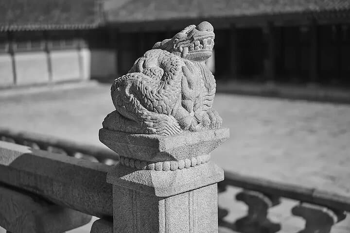 Historic Seoul Walking Tour: Gyeongbokgung, Cheonggyecheon & Bukchon photo 6