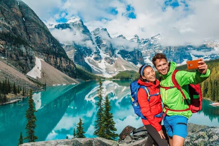 Lake Louise & Moraine Lake Day Trip from Calgary or Banff — Yoho National Park and Emerald Lake Tour