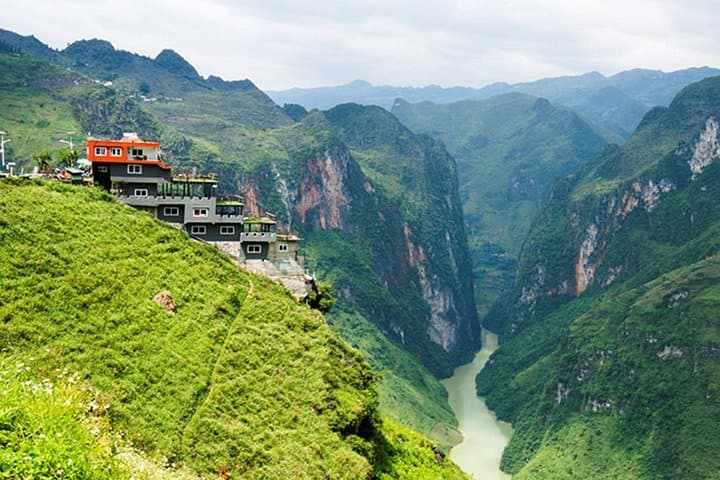 3-Day Hanoi to Ha Giang Loop: Ma Pi Leng Pass & Homestay Adventure photo 4