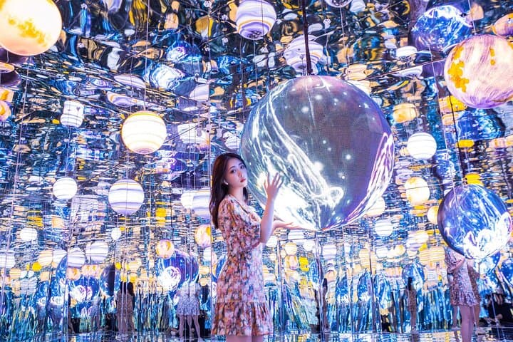 Space and Time Cube Bangkok: Immersive Digital Art Museum Experience