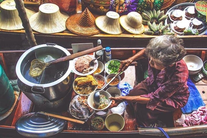 Maeklong Railway & Damnoen Saduak Floating Markets: Day Trip from Bangkok photo 3