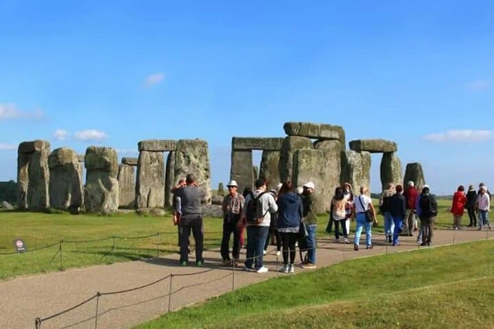 Stonehenge Day Trip from London: 6-Hour Van Tour with Entry Ticket photo 4