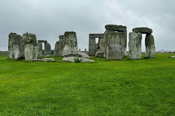 Stonehenge Day Trip from London: 6-Hour Van Tour with Entry Ticket