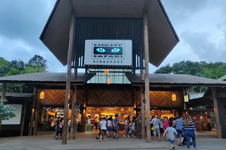 Night Safari Singapore: Tram Ride, Walking Trails & Dinner Options