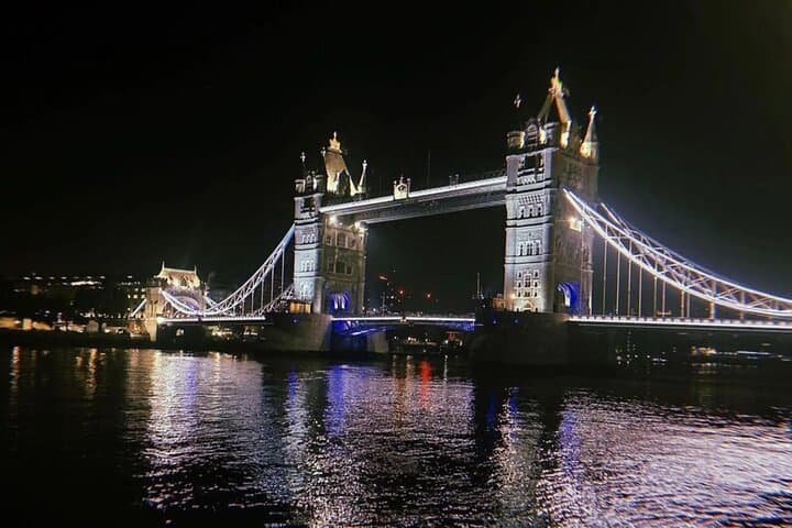London Bridges by Night: Private Minivan Tour & Thames Light Cruise