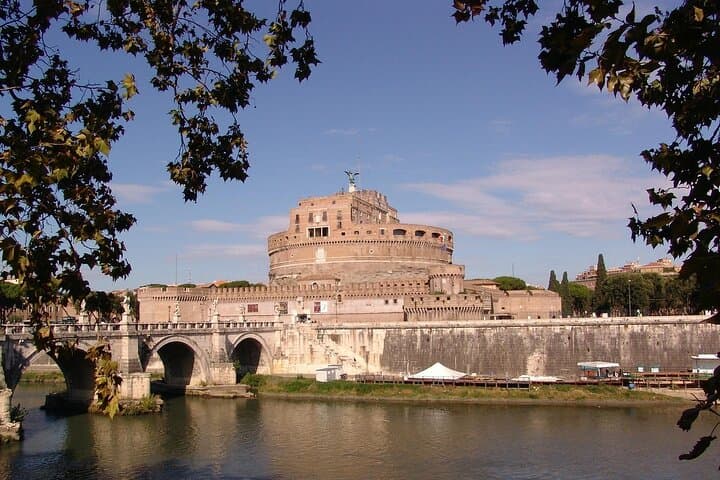 Castel Sant'Angelo Tour: Explore Rome's Fortress, Passetto di Borgo & Panoramic Terrace photo 4