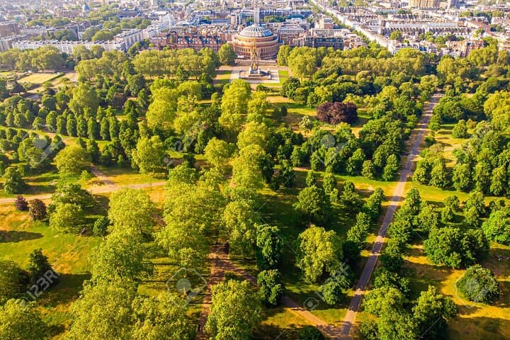 Hyde Park & Kensington Gardens Walking Tour: Historic Central London Stroll