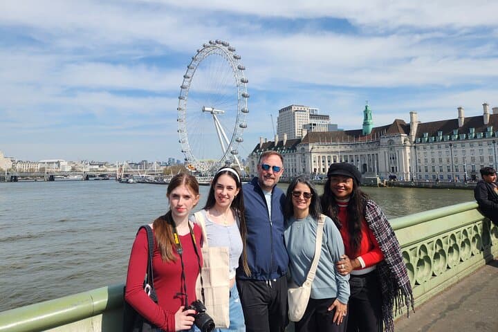 Half-Day Iconic London Walking Tour: Trafalgar, Buckingham & Westminster photo 4