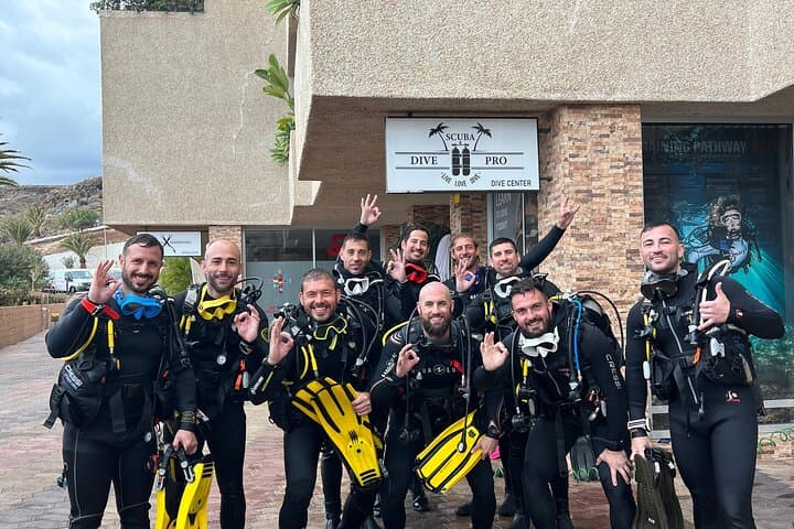 Diving the Tabaiba Wreck: Pecio el Peñón — Wreck Course in Tenerife