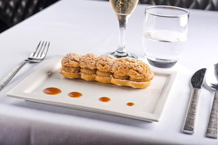 Private Eiffel Tower Tour & Seine Lunch or Dinner Cruise — Paris River Dining Experience