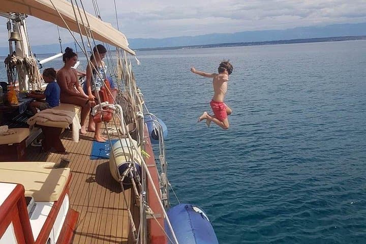 Zadar Wooden Boat Tour: Half-Day Sailing with Champagne & Snorkeling