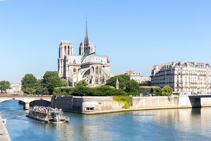 Seine River 1-Hour Cruise from Eiffel Tower — Flexible Tickets & Multilingual Audio photo 3