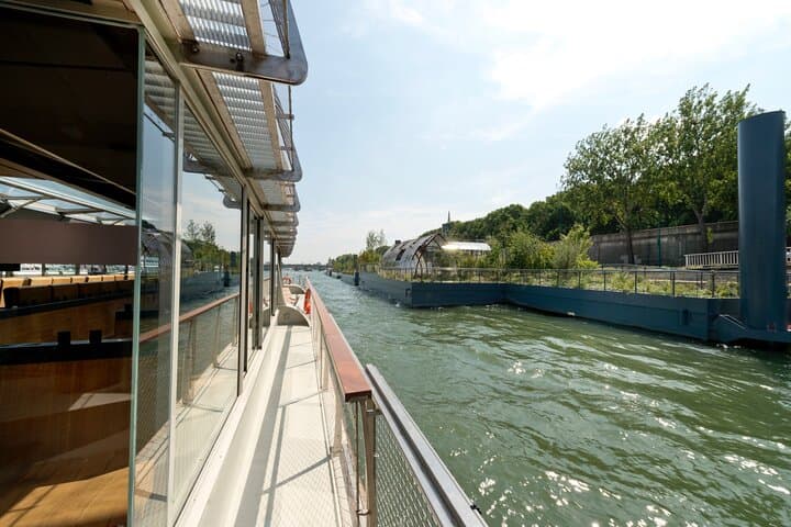 Seine River 1-Hour Cruise from Eiffel Tower — Flexible Tickets & Multilingual Audio photo 4