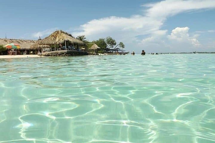 Day Trip to Múcura and Santa Cruz de Islote: San Bernardo Islands by Bus & Boat photo 2