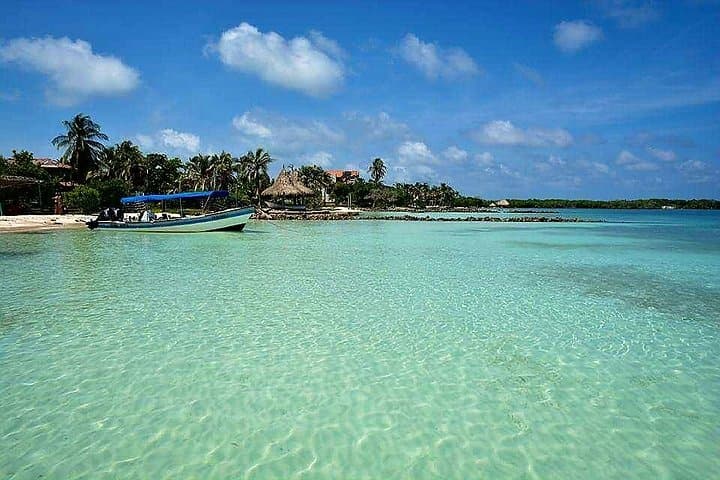Day Trip to Múcura and Santa Cruz de Islote: San Bernardo Islands by Bus & Boat photo 3