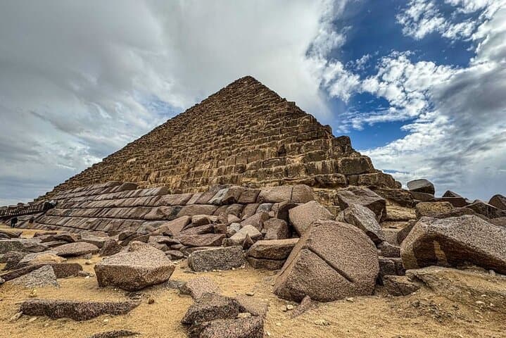 Half-Day Giza Pyramid Tour: Explore Khufu, Khafre & the Sphinx
