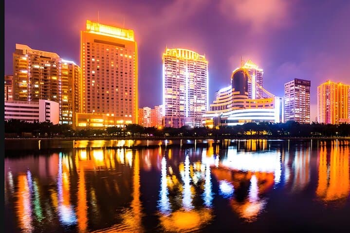 Xiamen Night Cruises and Zhongshan Road: Two Evening Routes for Food, Lights, and Coastal Views photo 4