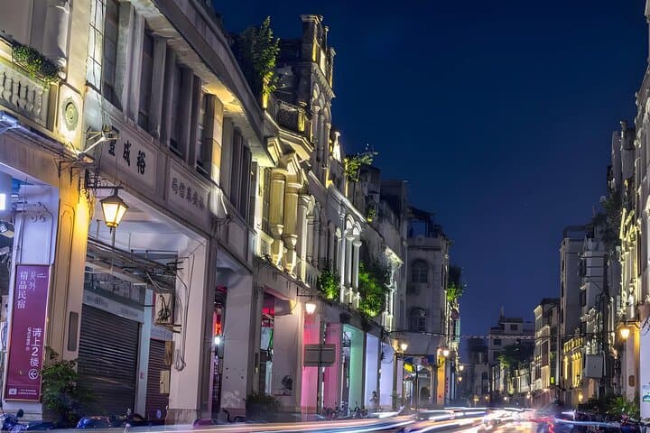 Xiamen Night Cruises and Zhongshan Road: Two Evening Routes for Food, Lights, and Coastal Views photo 5