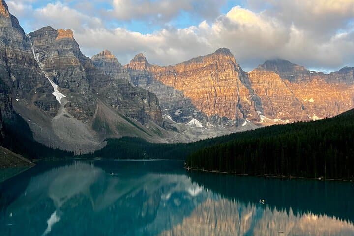 Private Moraine Lake & Lake Louise Day Tour — Skip the Shuttles in Banff photo 6