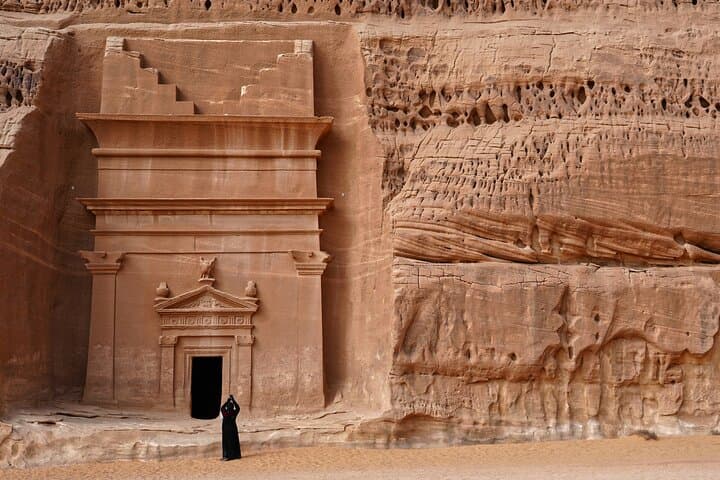 AlUla Cultural Experience: Private Tour of Hegra, Maraya & Elephant Rock