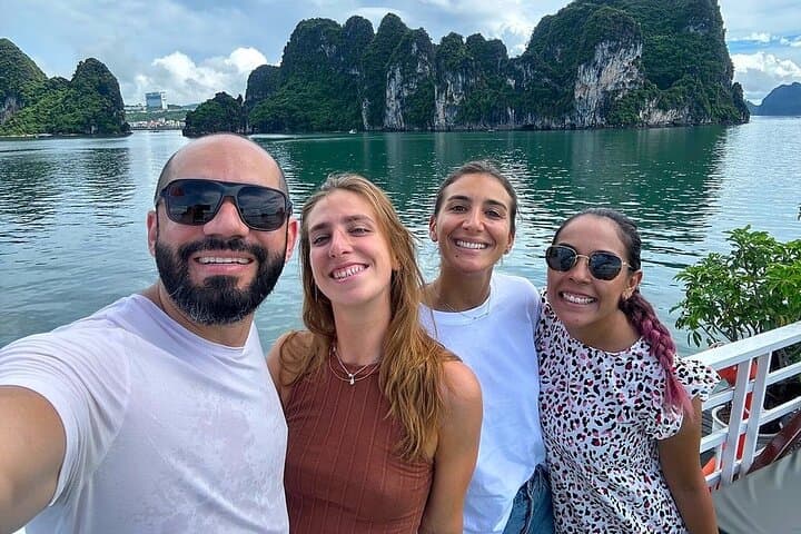 Overnight Cruise in Bai Tu Long Bay: 2-Day Renea Journey to Thien Canh Son Cave photo 6