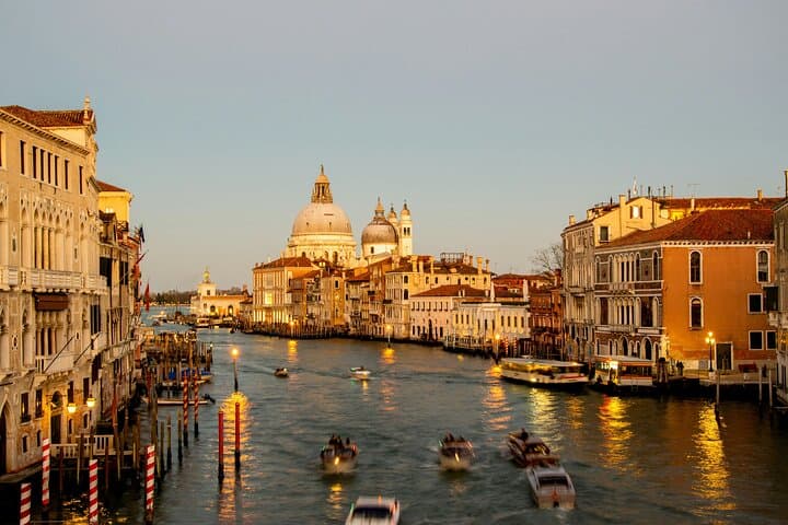 Private Gondola Ride and 2-Hour Guided Walking Tour in Venice photo 5
