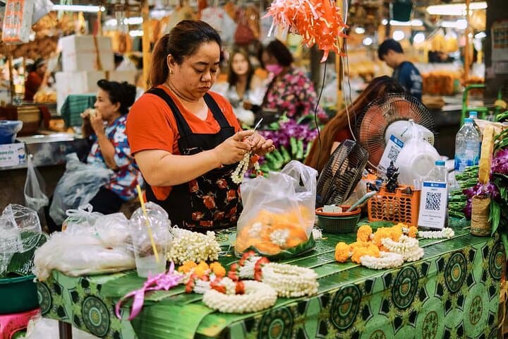 Neon Nights and River Breezes: Bangkok Chinatown Tuk-Tuk Food & Culture Tour photo 3