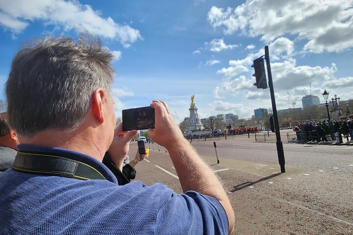 Half-Day Iconic London Walking Tour: Trafalgar, Buckingham & Westminster photo 2