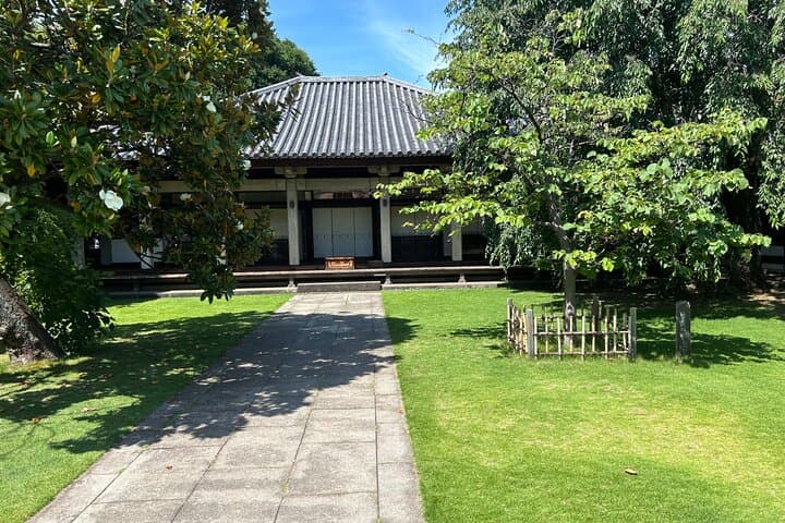 Yanaka Walking Tour: Traditional Backstreets, Temples & Nezu Shrine photo 5