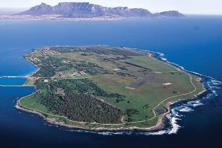 5-Day Private Cape Town Tour: Table Mountain, Robben Island, Cape Peninsula & Winelands photo 2
