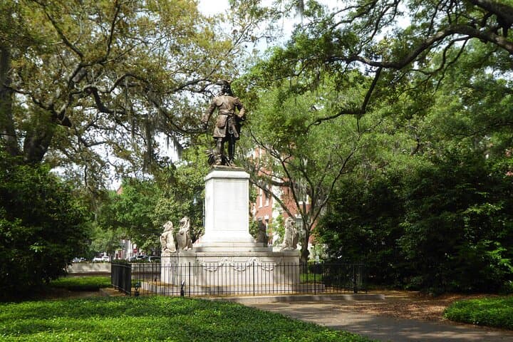 Explore Savannah’s Historic District: A Private Driving Tour Through Time and Culture photo 2