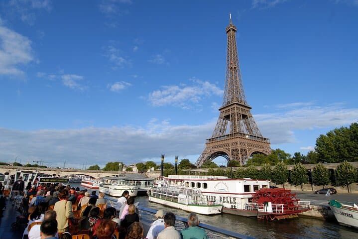 Seine Promenade Cruise in Paris: Sightseeing River Tour with Music and Commentary photo 2