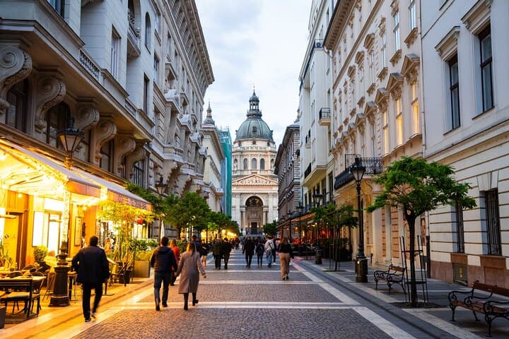 Budapest Sunset and Night Tour: City Lights, Stories & Danube Views photo 6