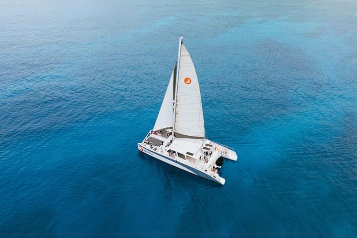 Lanai Coast Snorkel and Sail: Maui Catamaran Adventure to Hulopoe and West Maui Reefs photo 2