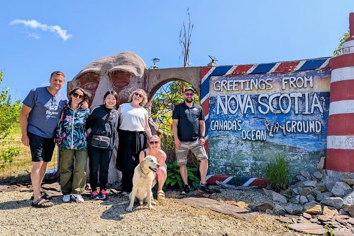 Peggy’s Cove & Lunenburg Full-Day South Shore Coastal Tour from Halifax