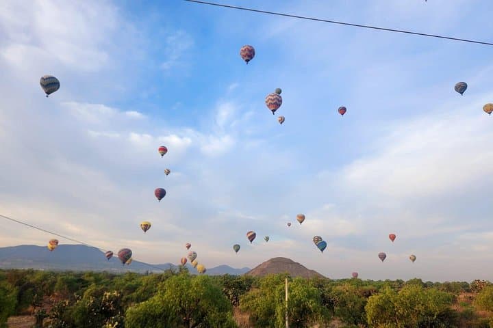 Sunrise Hot-Air Balloon Over Teotihuacan: Flight with the Gods photo 2