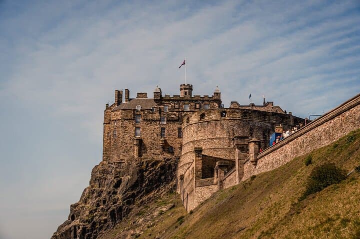 Edinburgh Castle Guided Tour with Kilted Scottish Guide photo 2