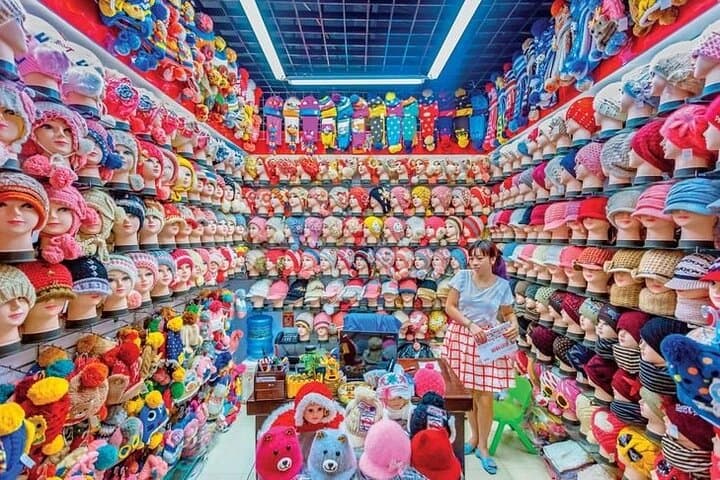 Yiwu 2-Day Shopping and Cultural Adventure: Market Masterclass & Factory Tour