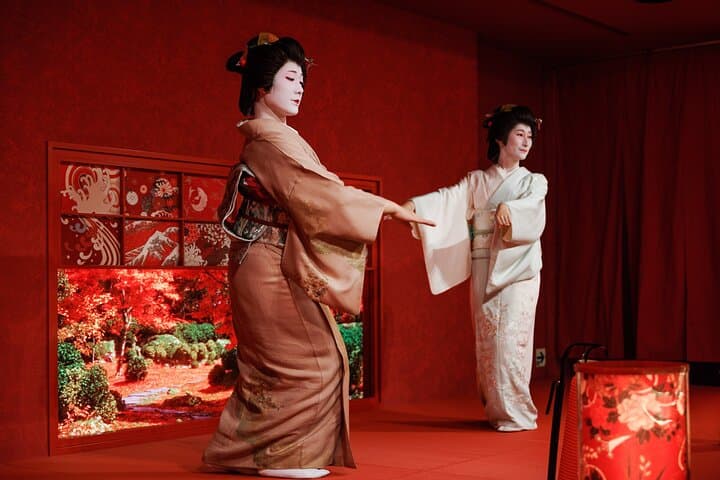 Tokyo Private 6-Hour Walking Tour with Geisha Performance and Kaiseki Dinner photo 2