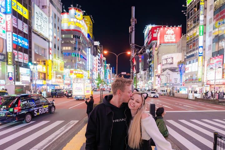 Tokyo Shinjuku Night Photo Tour: Capture Neon Streets with a Pro photo 4