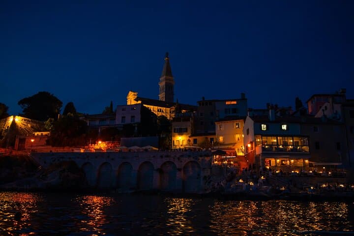 Rovinj Nighttime Private Speedboat Tour with Drinks photo 5