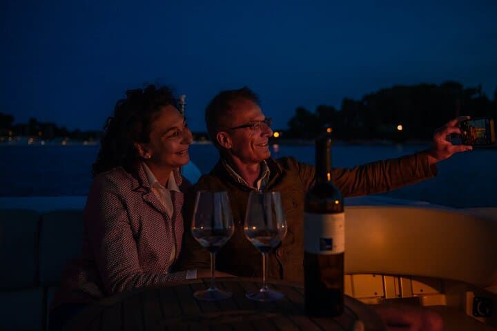 Rovinj Nighttime Private Speedboat Tour with Drinks
