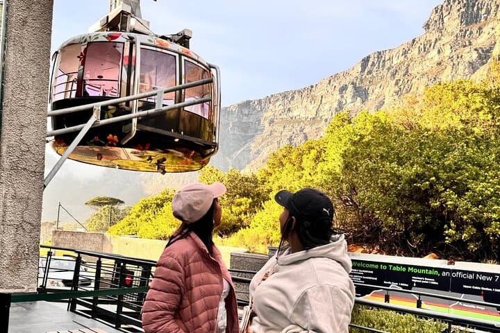 Half-Day Table Mountain, Bo-Kaap & Hot Chocolate Tasting — Cape Town Private Tour